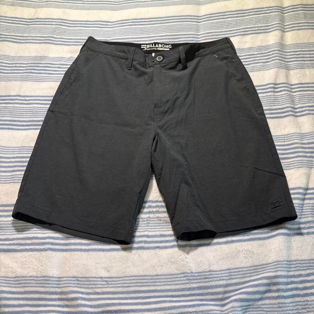 Billabong Men's Grey and Black Shorts